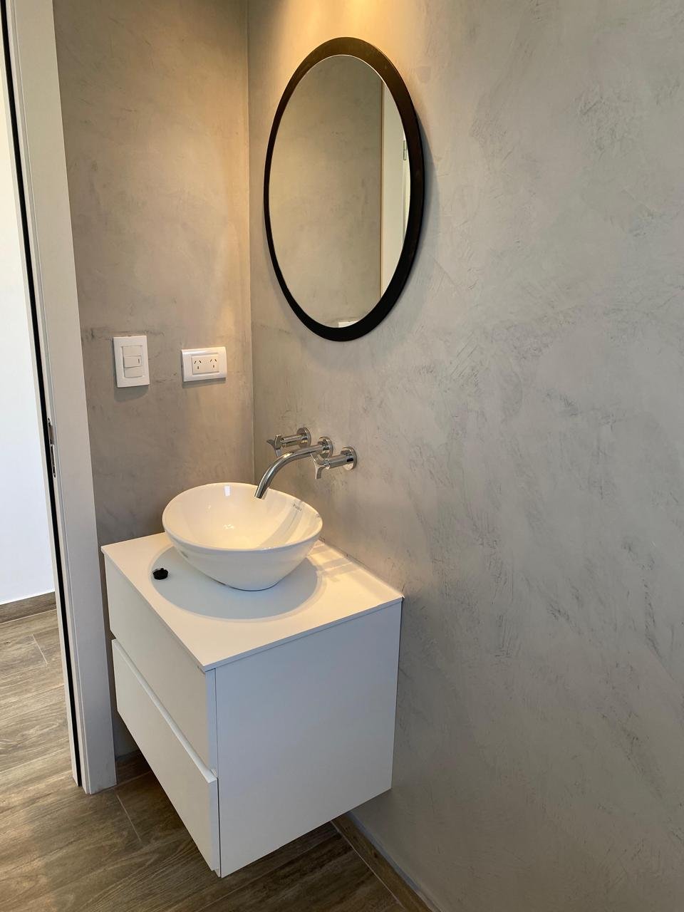 eeb9dcd6-1afd-4a8e-9dc1-9b06bd191417